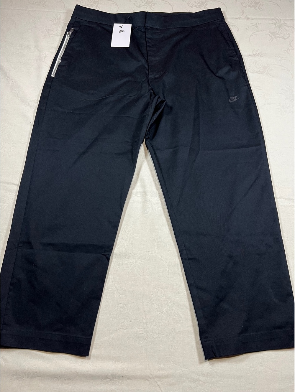 NEW $85 Nike Sportswear Essentials Tapered Sneaker Length Black Pants Size 36